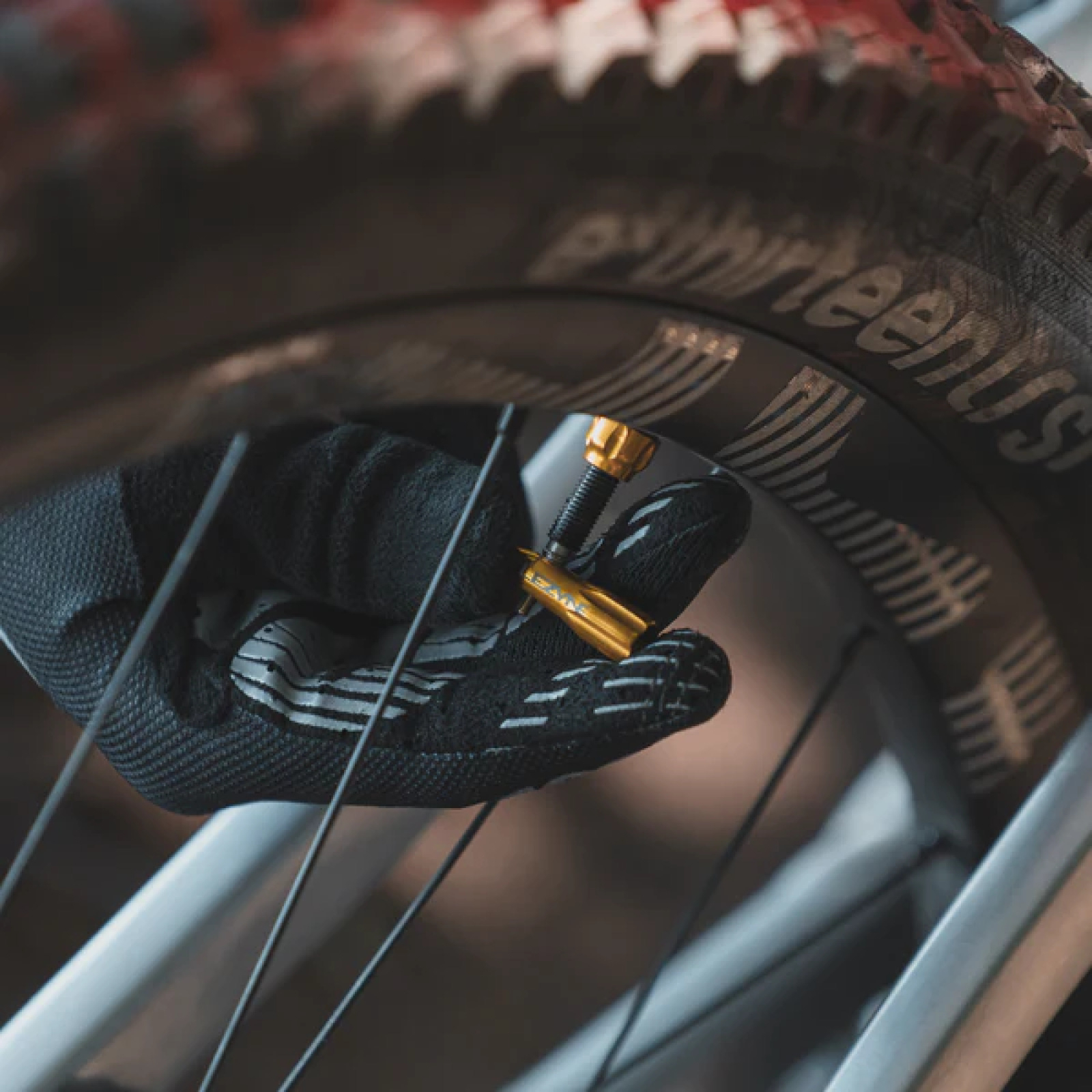 Lezyne Valve cap CNC gold - Image 2